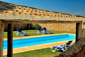 Seasonal outdoor pool, sun loungers - Tonel Apartments (Vila do Bispo)