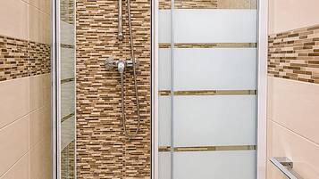 Basic Shared Dormitory | Bathroom