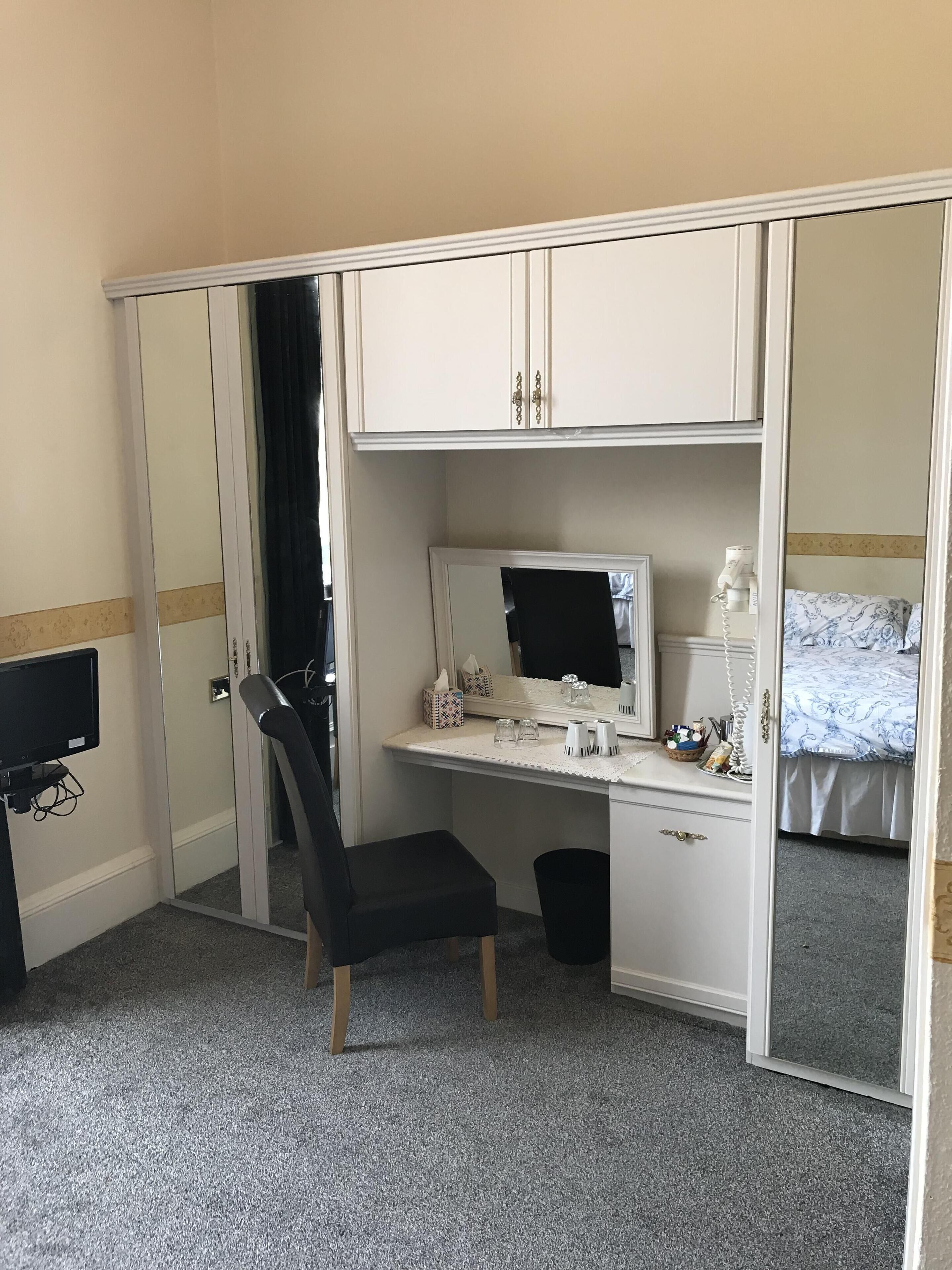 Photo - Dorstan House