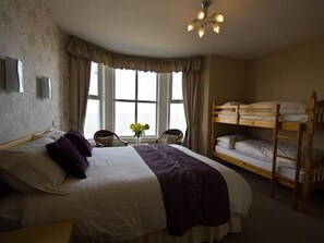 Iron/ironing board, free WiFi - The Greno (Scarborough)