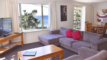 Basic Double or Twin Room | Premium bedding, blackout drapes, iron/ironing board, free WiFi