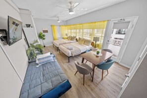 Premium Queen Studio w/ Balcony & Sofa Bed | Extra beds