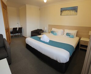 Departamento ejecutivo | Caja de seguridad en la habitación y escritorio 