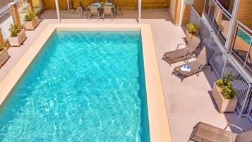 Outdoor pool, sun loungers