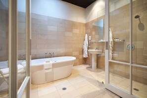 Standard | Badezimmer