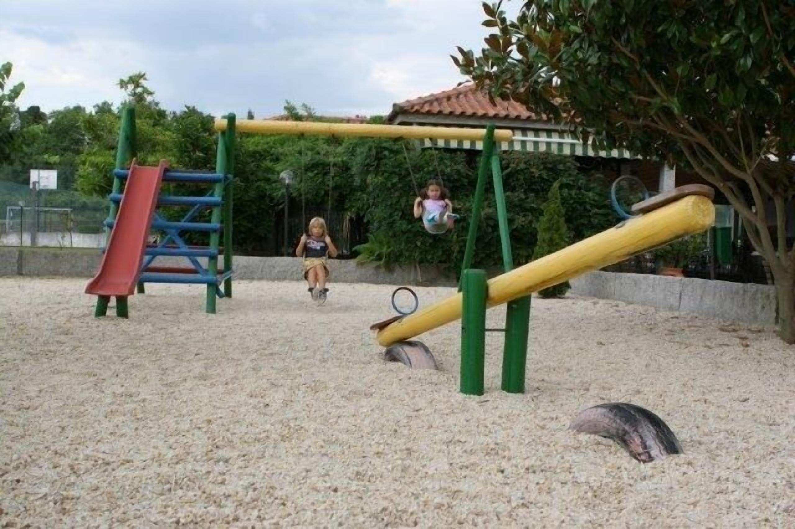children’s play area – outdoor