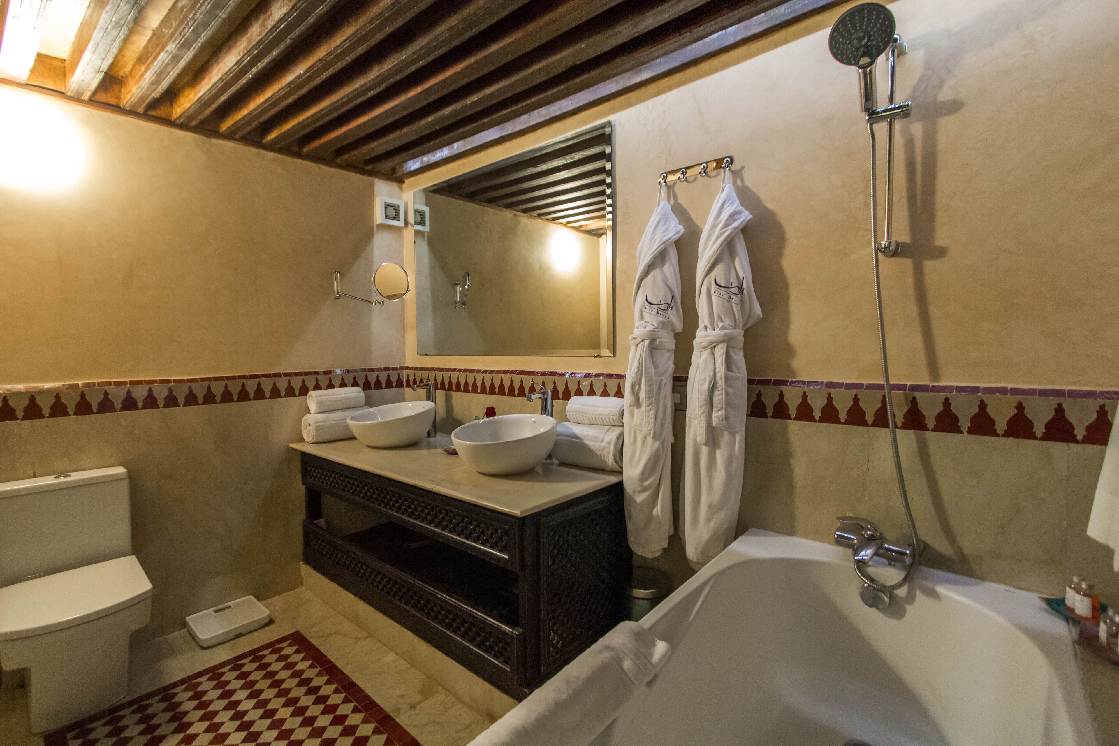 Photo - Riad Braya