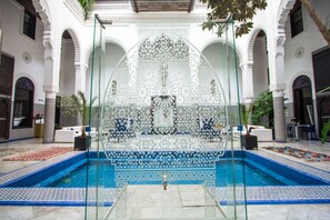 شرفة/رواق