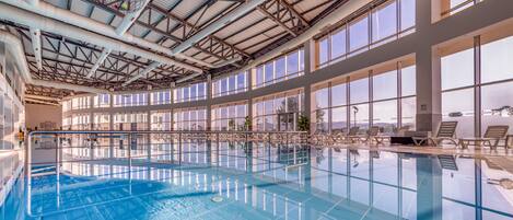 Piscine couverte, piscine extérieure