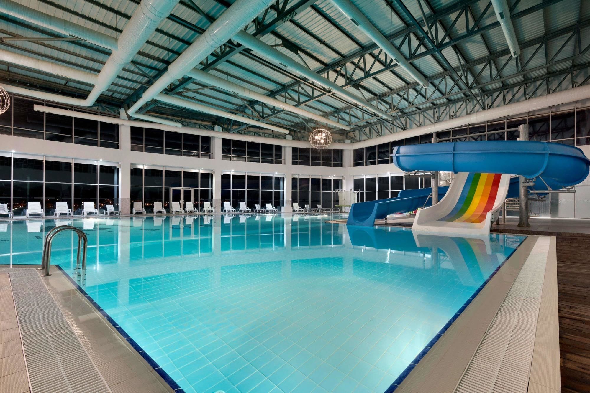 Indoor pool, outdoor pool