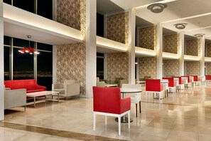 2 restaurants; breakfast, lunch, and dinner served - Bigthermal Spa Resort (Kirsehir)