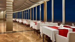 2 restaurants; breakfast, lunch, and dinner served - Bigthermal Spa Resort (Kirsehir)