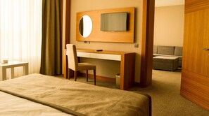 Minibar, in-room safe, desk, iron/ironing board