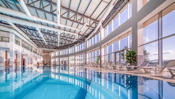 Indoor pool, outdoor pool - Bigthermal Spa Resort (Kirsehir)