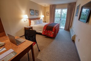 Caja de seguridad en la habitación y escritorio 