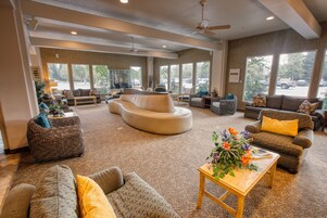 Sala de estar en el lobby