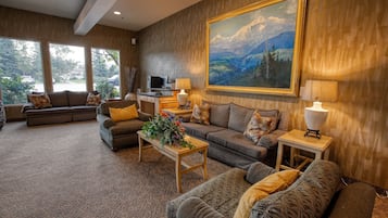 Coin salon dans le hall