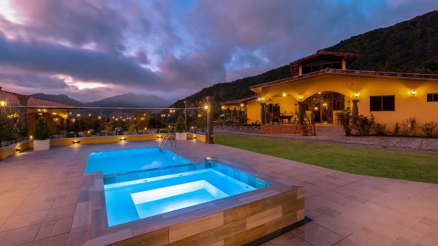 Los Establos Boutique Resort- All Inclusive
