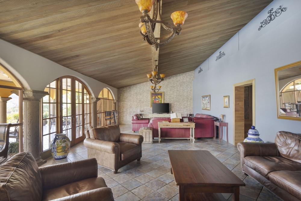 Los Establos Panama by null