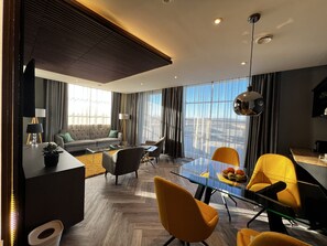 Signature Suite | Living area | TV