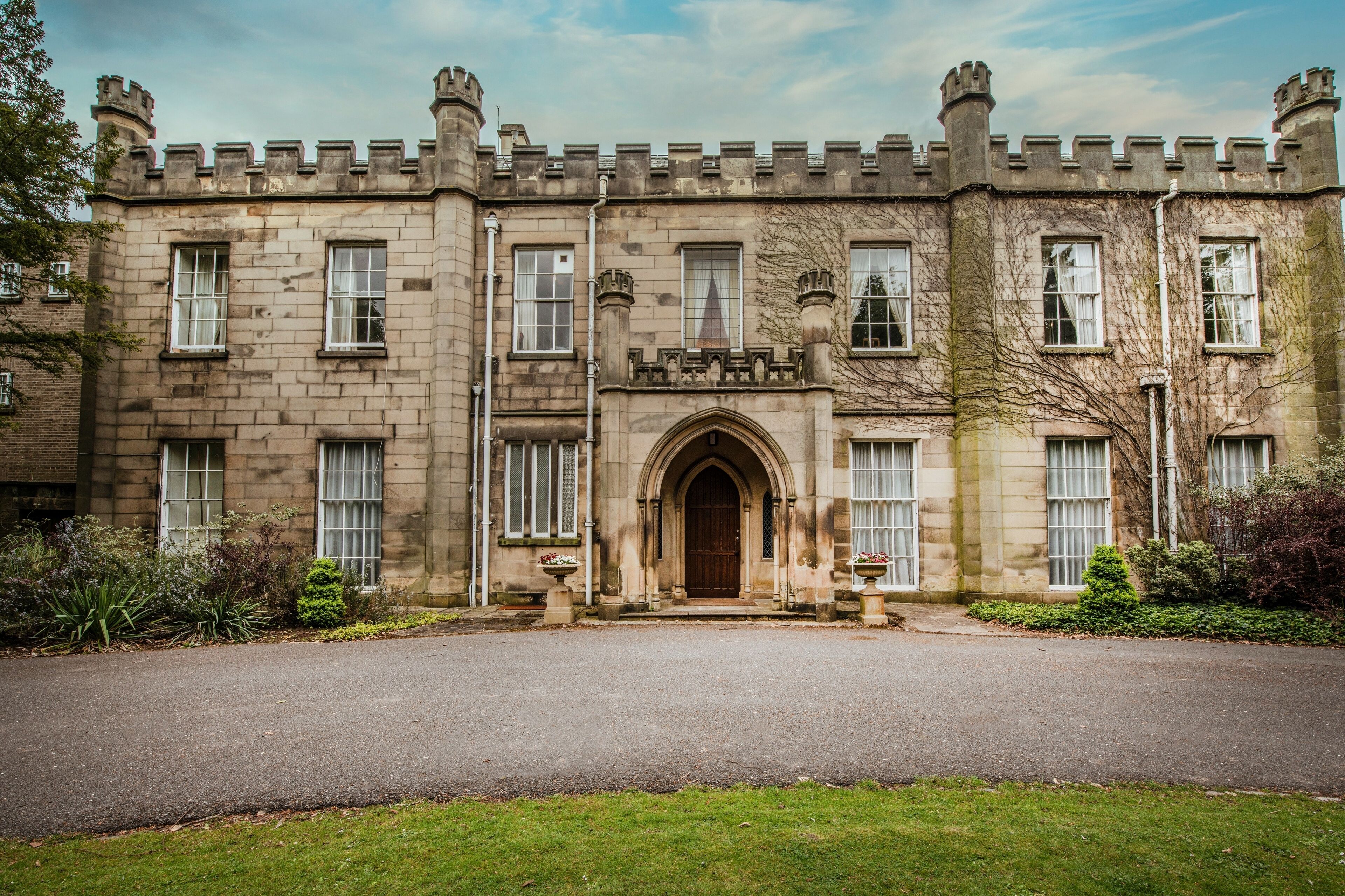 In-room safe, desk, laptop workspace, iron/ironing board