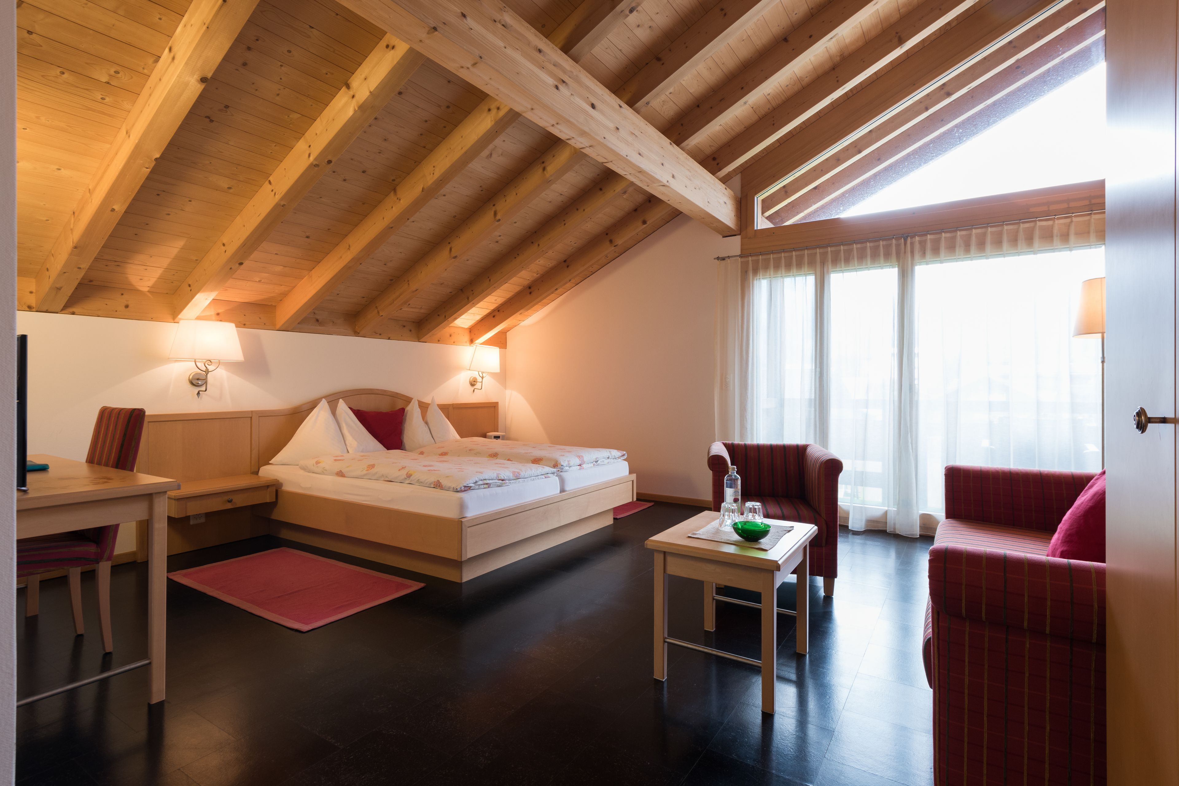 chalet double room south | 1 bedroom, desk, free wifi, bed sheets