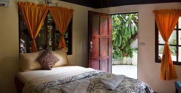 Colchones Select Comfort y caja de seguridad en la habitación 