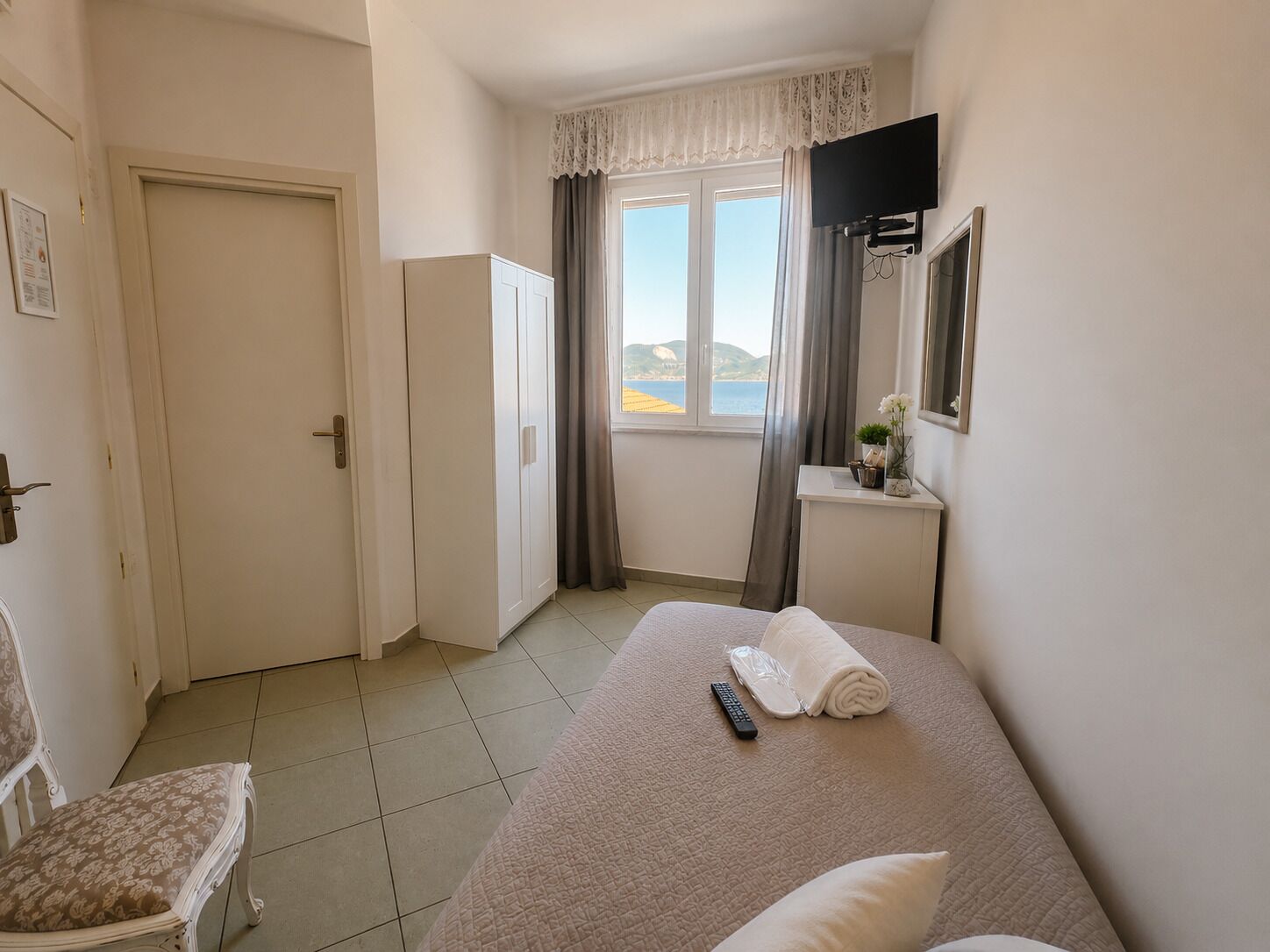 Standard Single Room, 1 Twin Bed, Private Bathroom | Individually furnished, blackout drapes, soundproofing, free WiFi