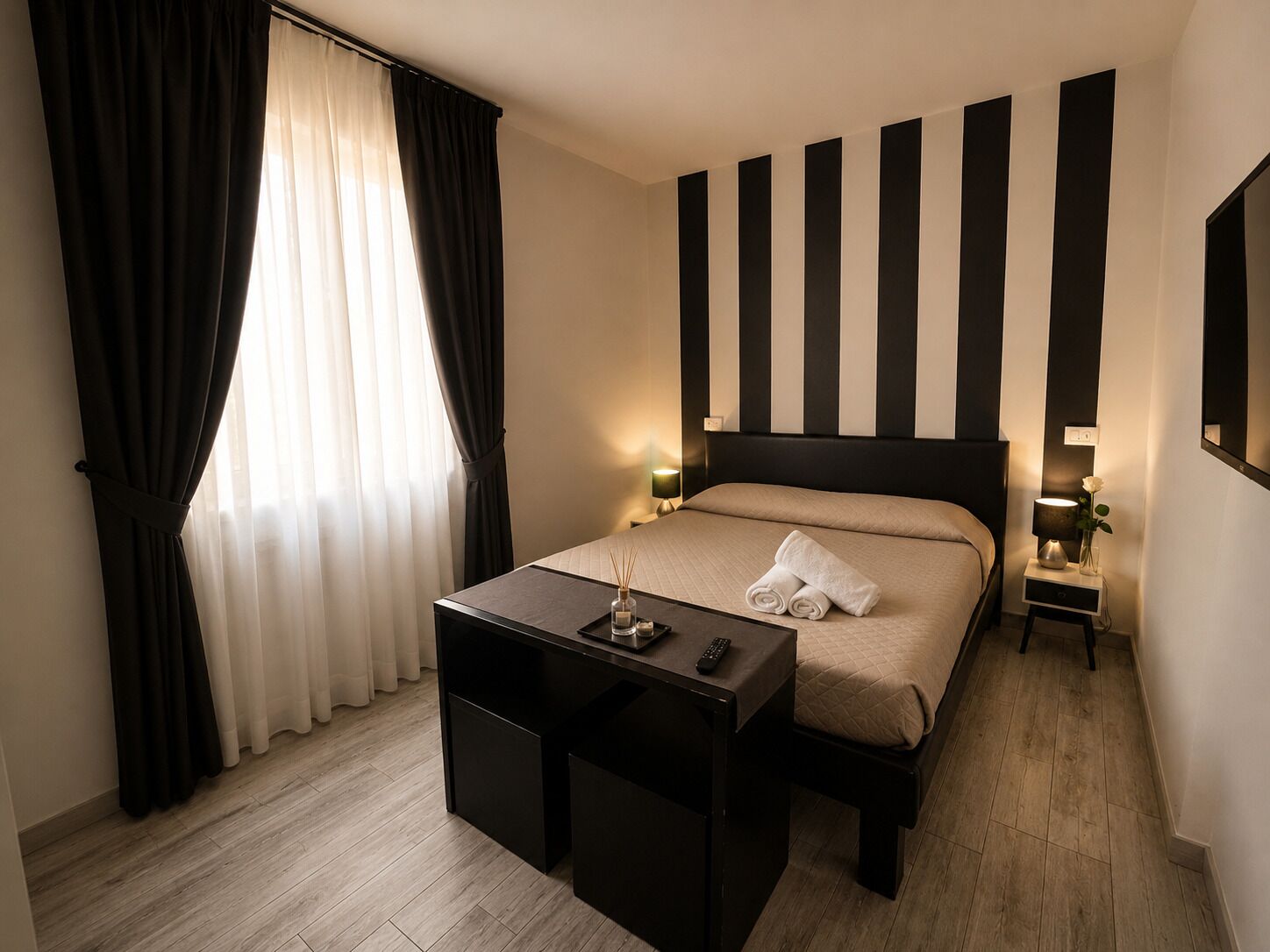 Standard Room, 1 Double Bed, Private Bathroom | Individually furnished, blackout drapes, soundproofing, free WiFi