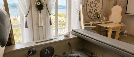 Suite de lujo, 1 cama matrimonial, sauna | Tina de hidromasaje privada