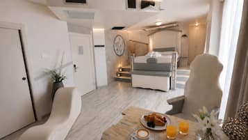 Suite Luxe, 1 lit double, sauna | Ameublement personnalisé, rideaux occultants, chambres insonorisées