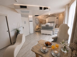 Luxury Suite, 1 Double Bed, Sauna | Individually furnished, blackout curtains, soundproofing, free WiFi - Hotel Butterfly - We Suite (Viareggio)