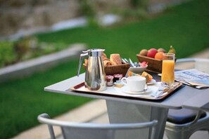 Desayuno buffet todos los días (con cargo) 