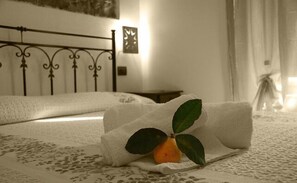 Individually furnished, desk, free WiFi, bed sheets