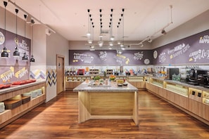 Ilmainen päivittäinen buffetaamiainen