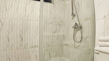 Shower, towels