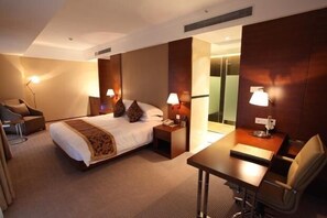 Deluxe Double Room | Blackout curtains, free WiFi