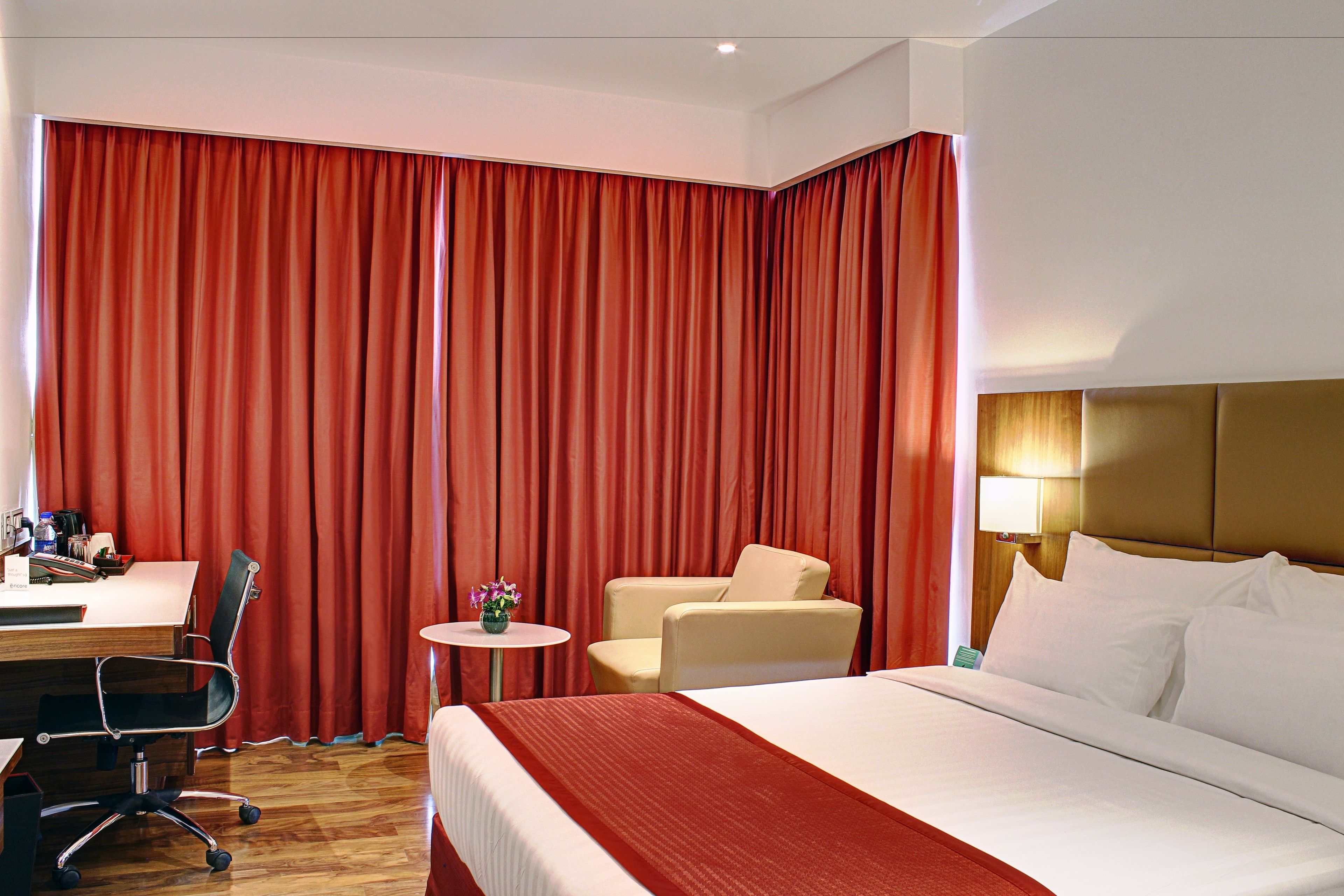 deluxe room, 1 queen bed, non smoking | premium bedding, memory-foam beds, minibar, in-room safe