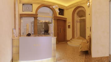 Borne des arrivées/des départs