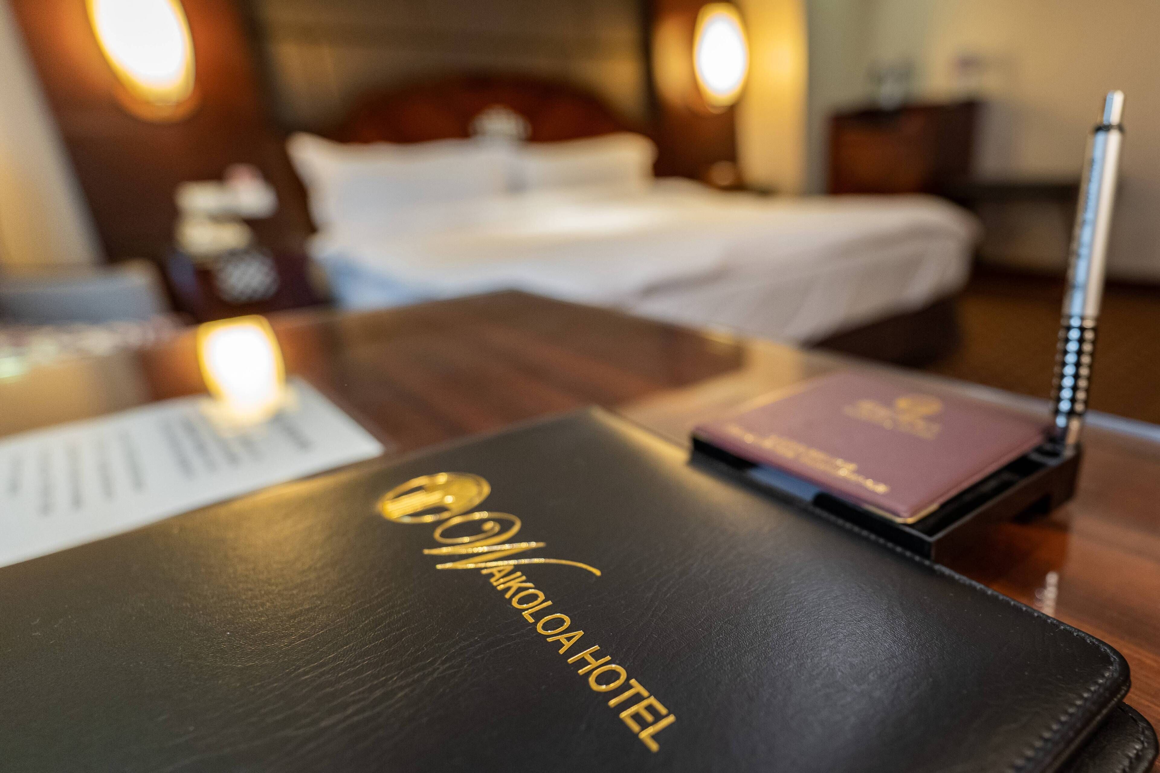 deluxe room, 1 queen bed | premium bedding, minibar, in-room safe, desk