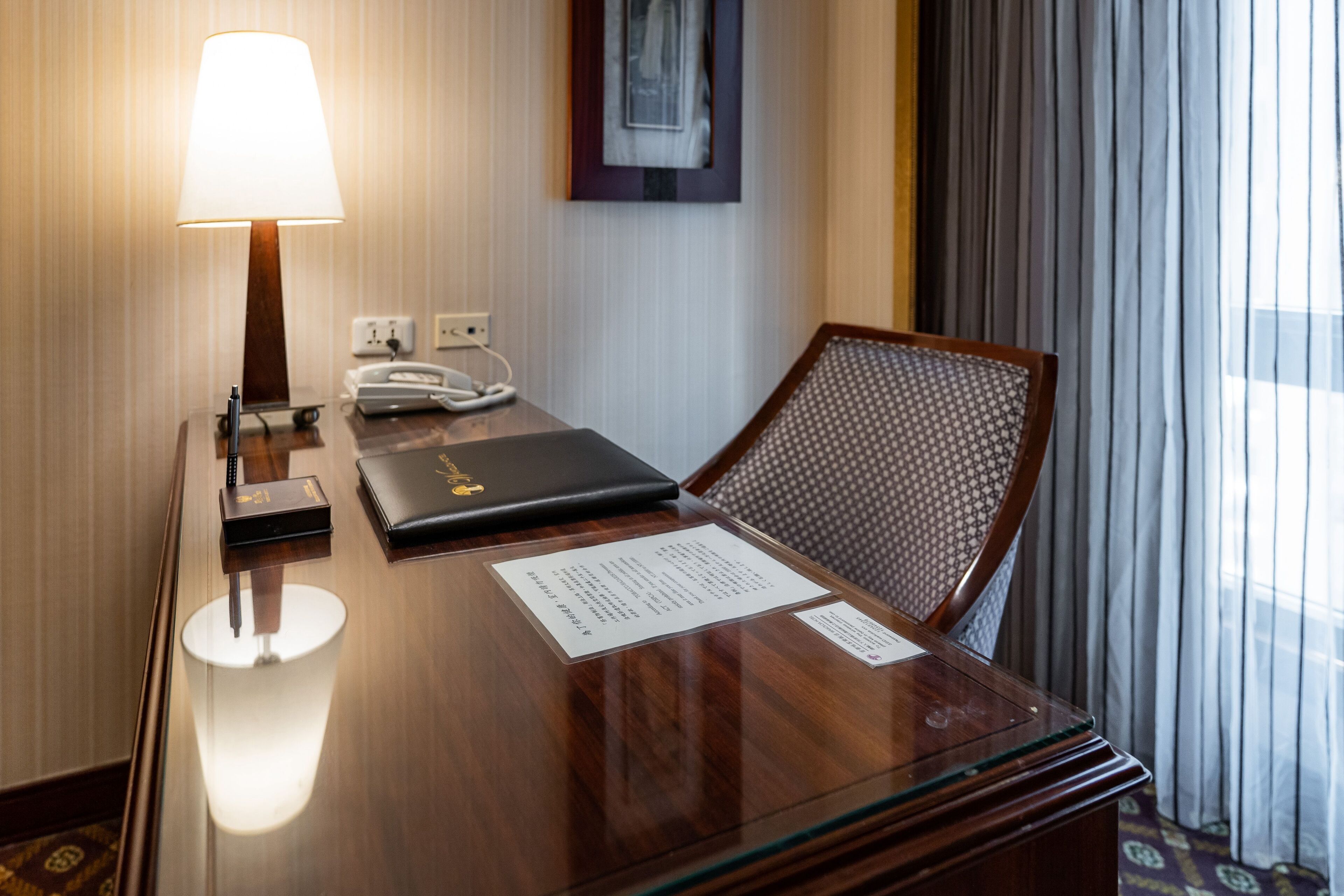 deluxe room, 1 queen bed | premium bedding, minibar, in-room safe, desk