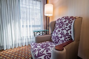 Premium bedding, in-room safe, desk, blackout curtains - Waikoloa Hotel (Taipei)