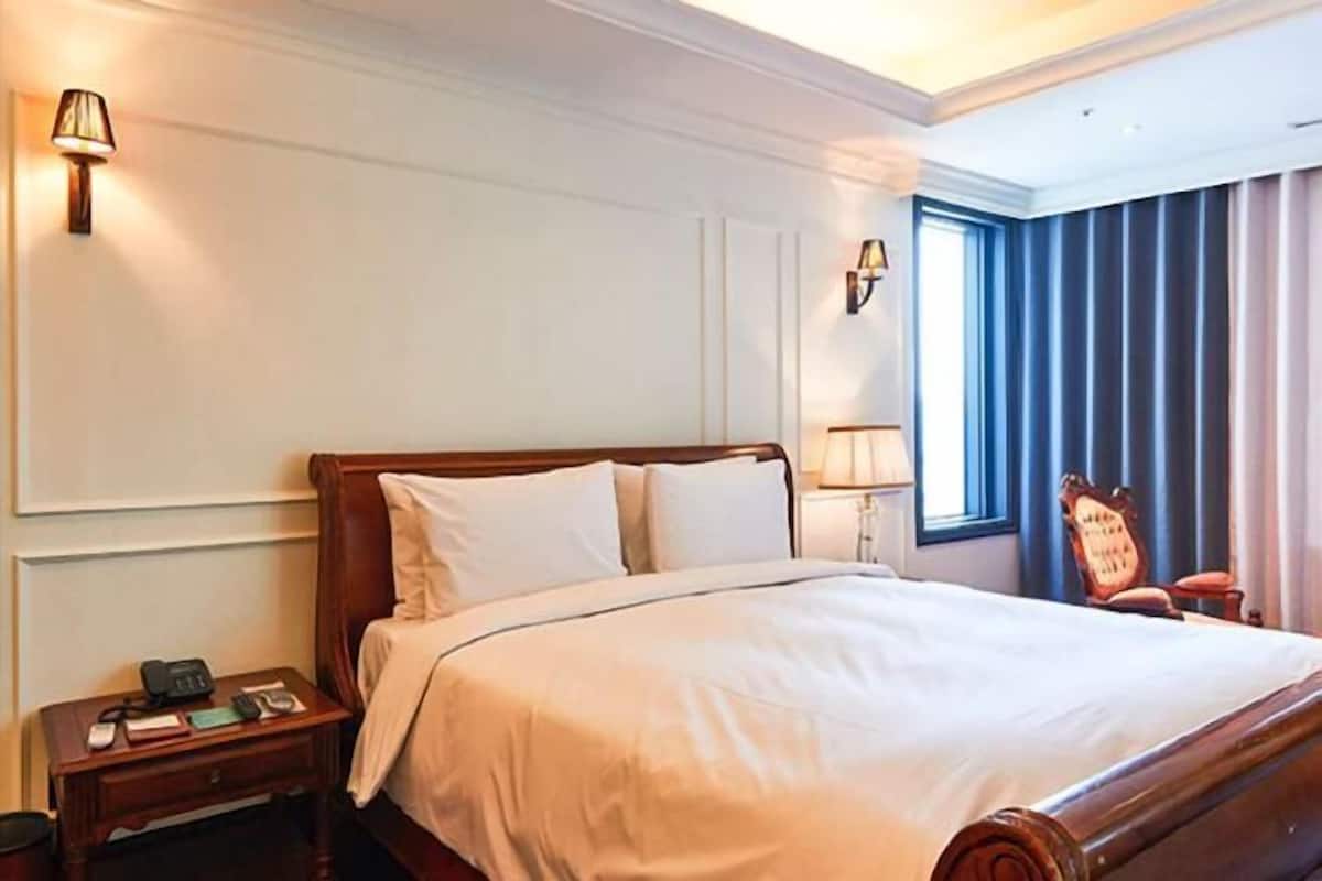 1 camera, biancheria da letto di alta qualità, copriletto in piuma