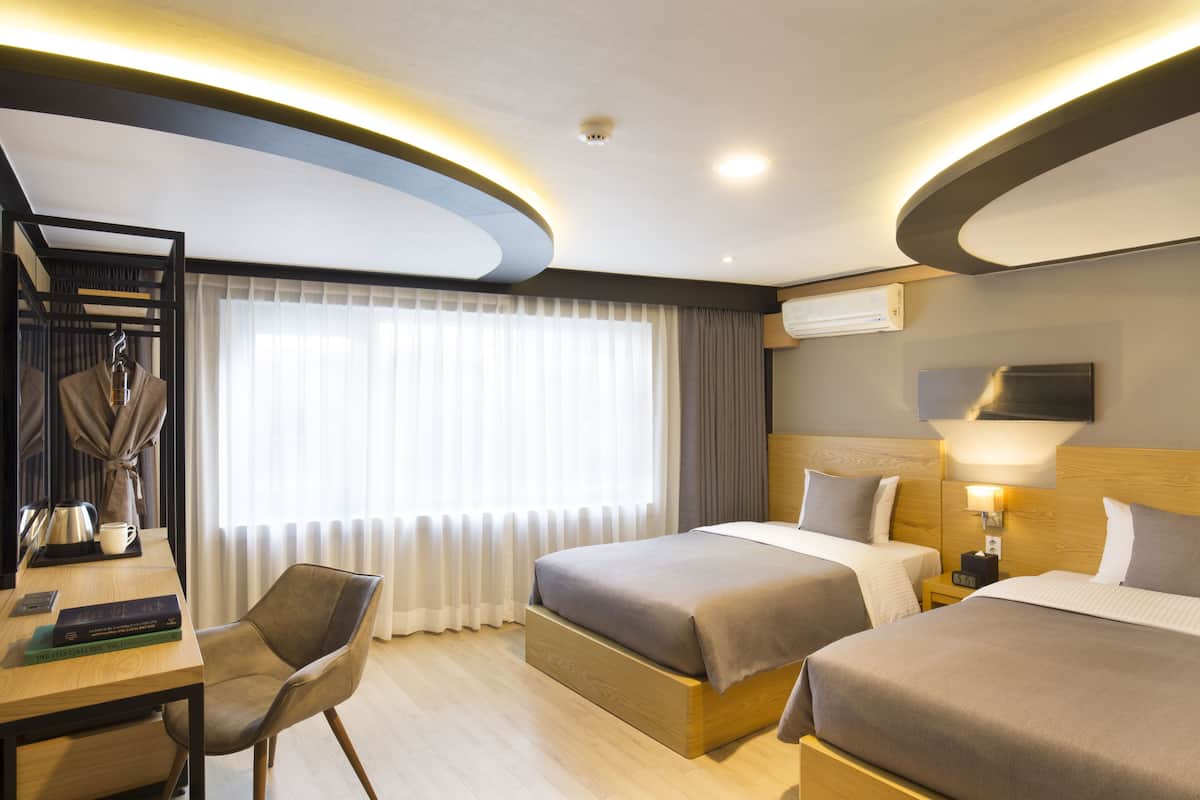 In-room safe, individually furnished, laptop workspace