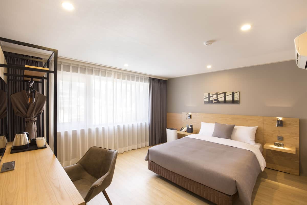 In-room safe, individually furnished, laptop workspace