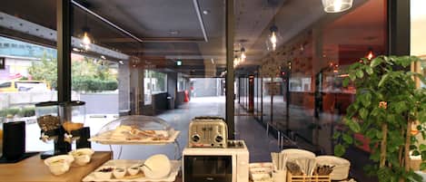 Desayuno coreano diario (KRW 10000 por persona)