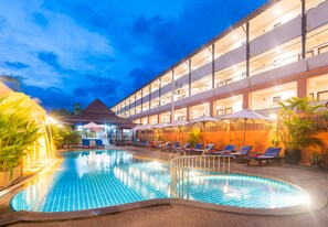 Outdoor pool - Kata Silver Sand Hotel (Karon)