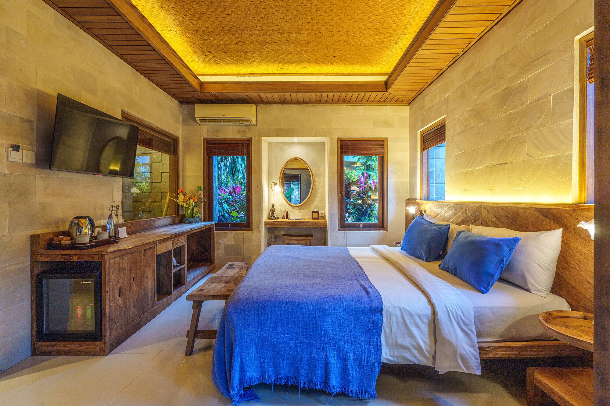 family room | minibar, in-room safe, desk, blackout curtains