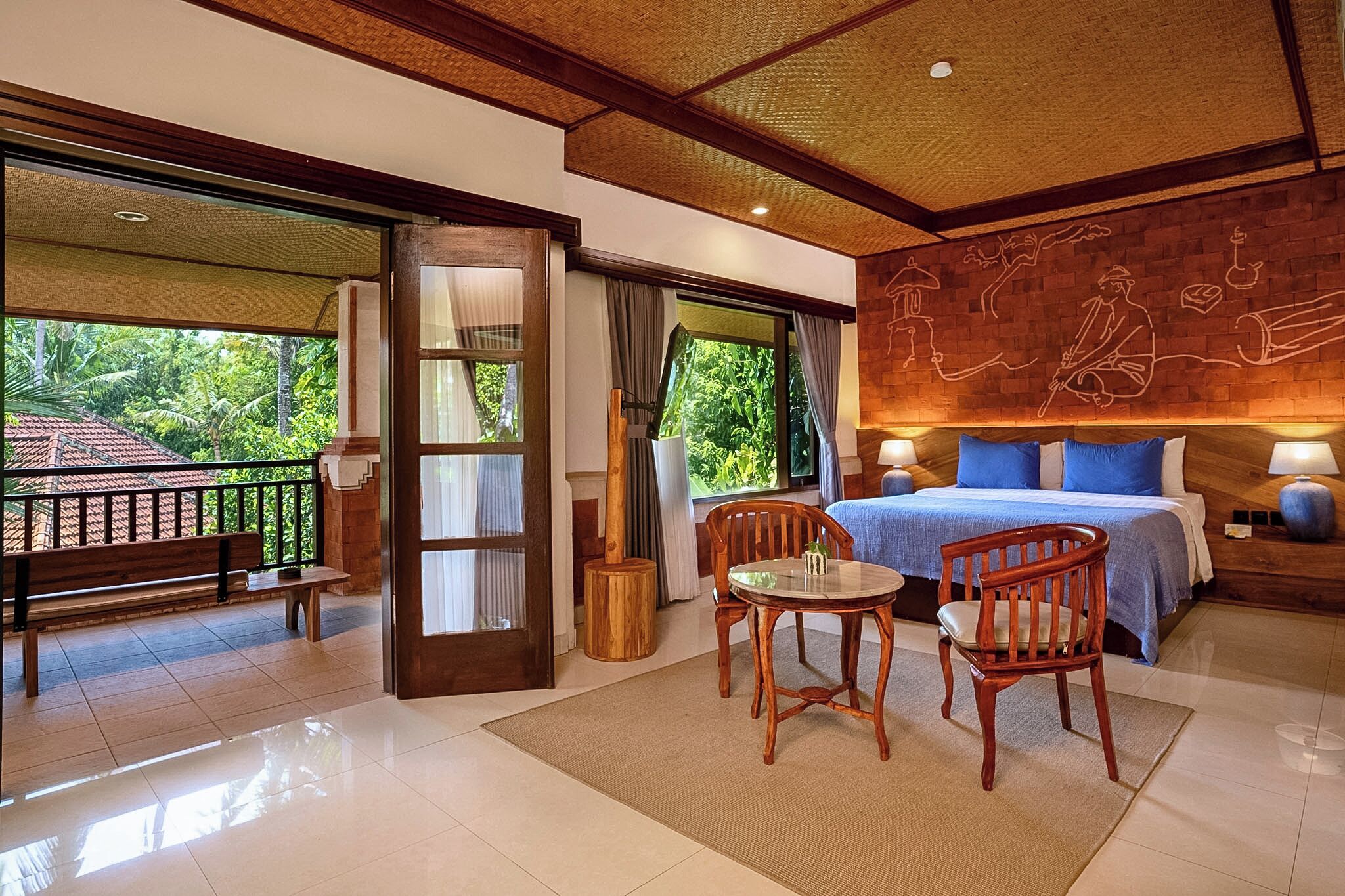 Deluxe Double or Twin Room | Living area | 32-inch LCD TV with satellite channels, TV