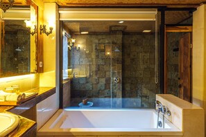 Classic Suite, 2 Bedrooms | Bathroom | Separate tub and shower, hair dryer, towels - Rama Phala Resort & Spa (Ubud)